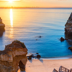 solo-traveller-walking-holiday-in-the-Algarve