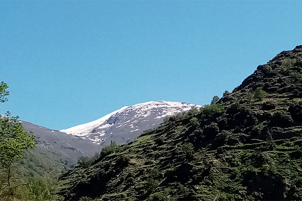 snow-peaks-in-the-Spanish-mountains