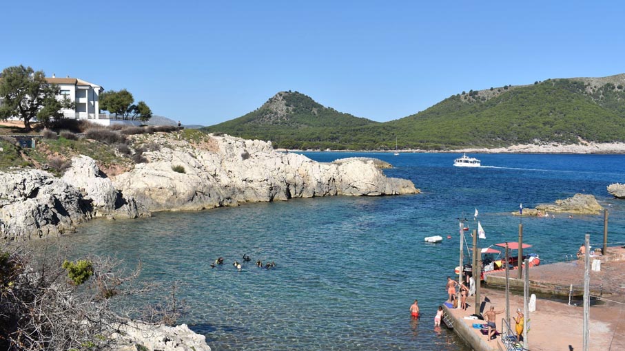 The-dive-centre-at-Cala-Lliteras,-the-site-of-the-missing-mermaid.