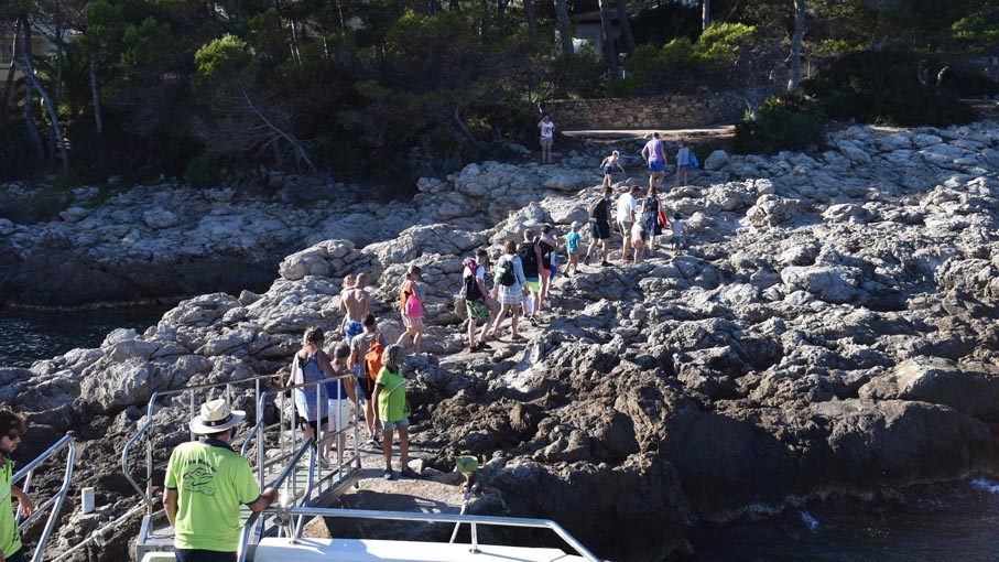 The strange port at Font de saCala.