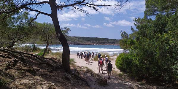 Walking-holiday-menorca-group
