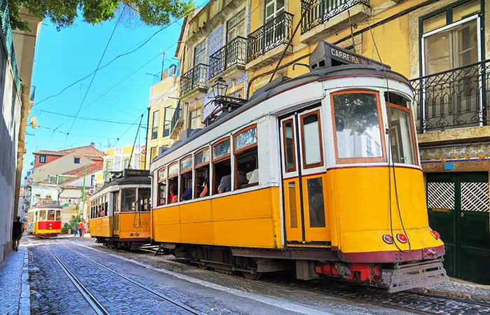 Walking in the lisbon1