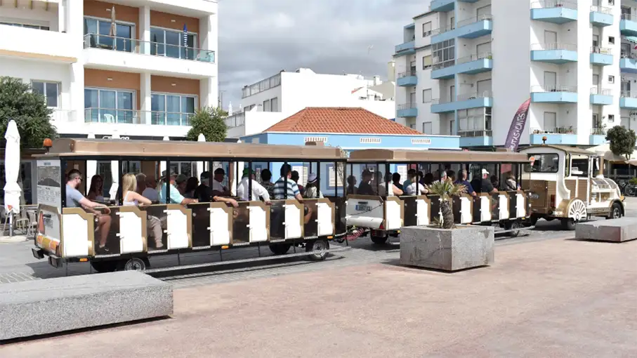 Walking in the Algarve Senior Walkers 100_907