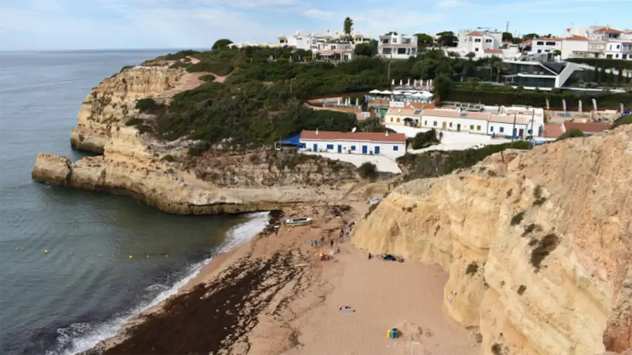 Walking in the Algarve Senior Walkers 78_907