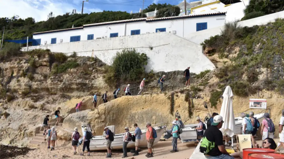 Walking in the Algarve Senior Walkers 80_907