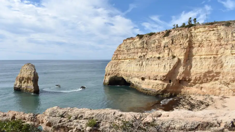 Walking in the Algarve Senior Walkers 82_907