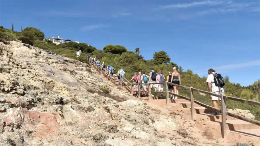 Walking in the Algarve Senior Walkers 83_907