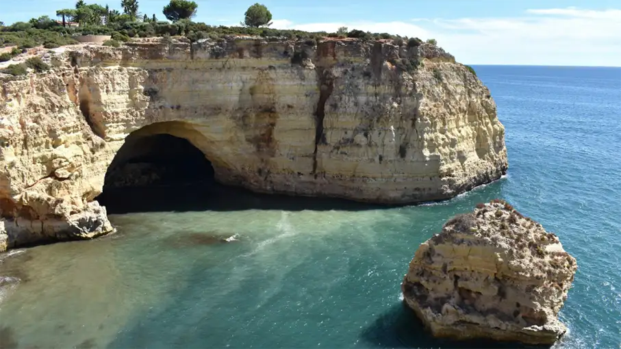 Walking in the Algarve Senior Walkers 95_907