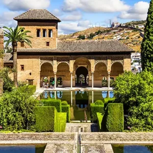 Alhambra Palace Walking holiday included excursion