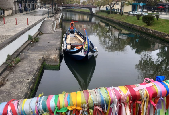 porto boat and ribbon bridge